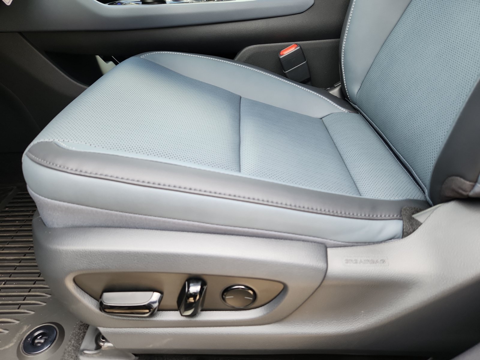 New 2026 Lexus RZ 450e AWD image 14