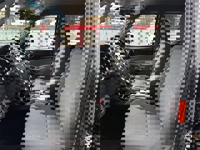 Used 2014 Toyota Tacoma PreRunner w/ SR5 Package image 25