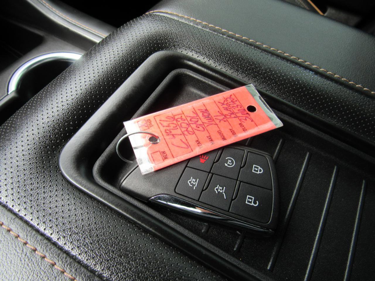 Used 2021 GMC Yukon XL AT4 w/ AT4 Premium Package image 14