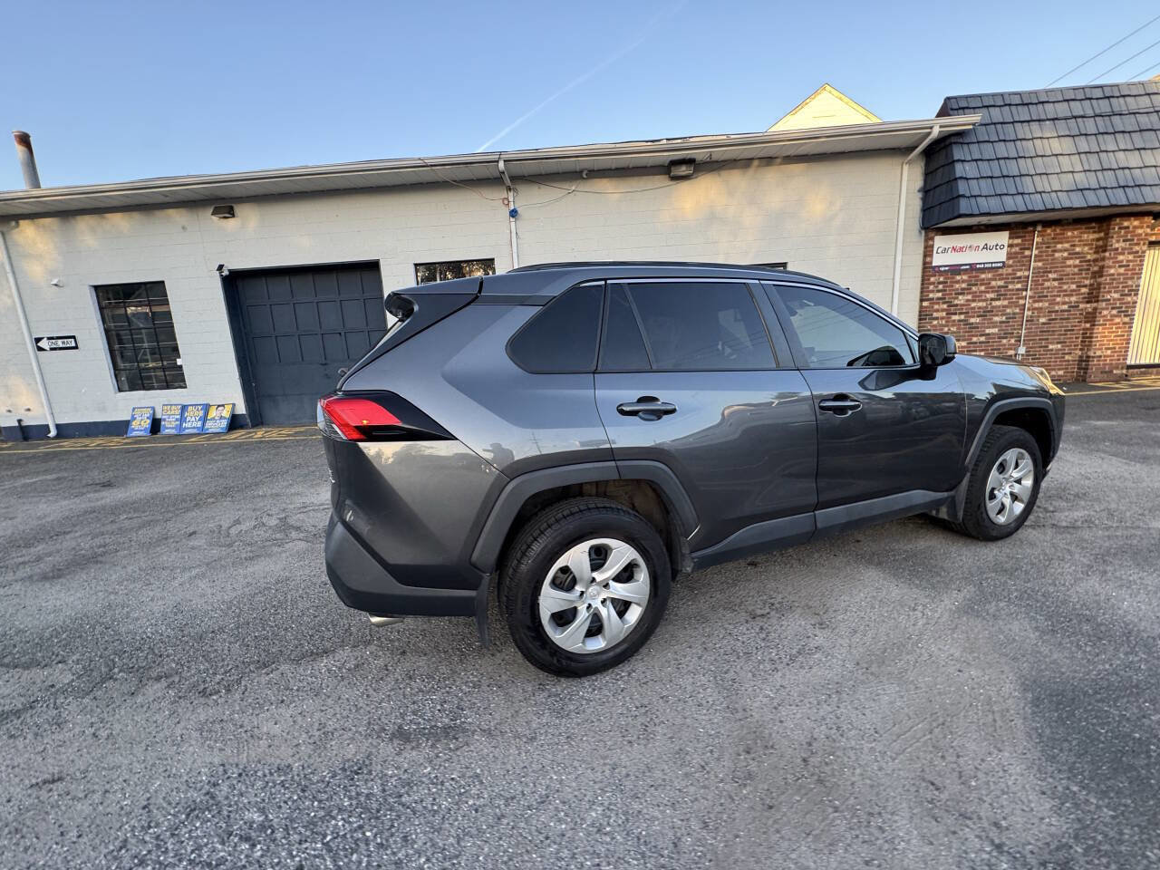 Used 2020 Toyota RAV4 LE image 10