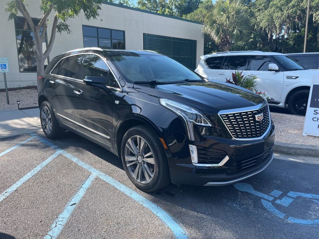 Used 2024 Cadillac XT5 Premium Luxury w/ Technology Package FWD image 4