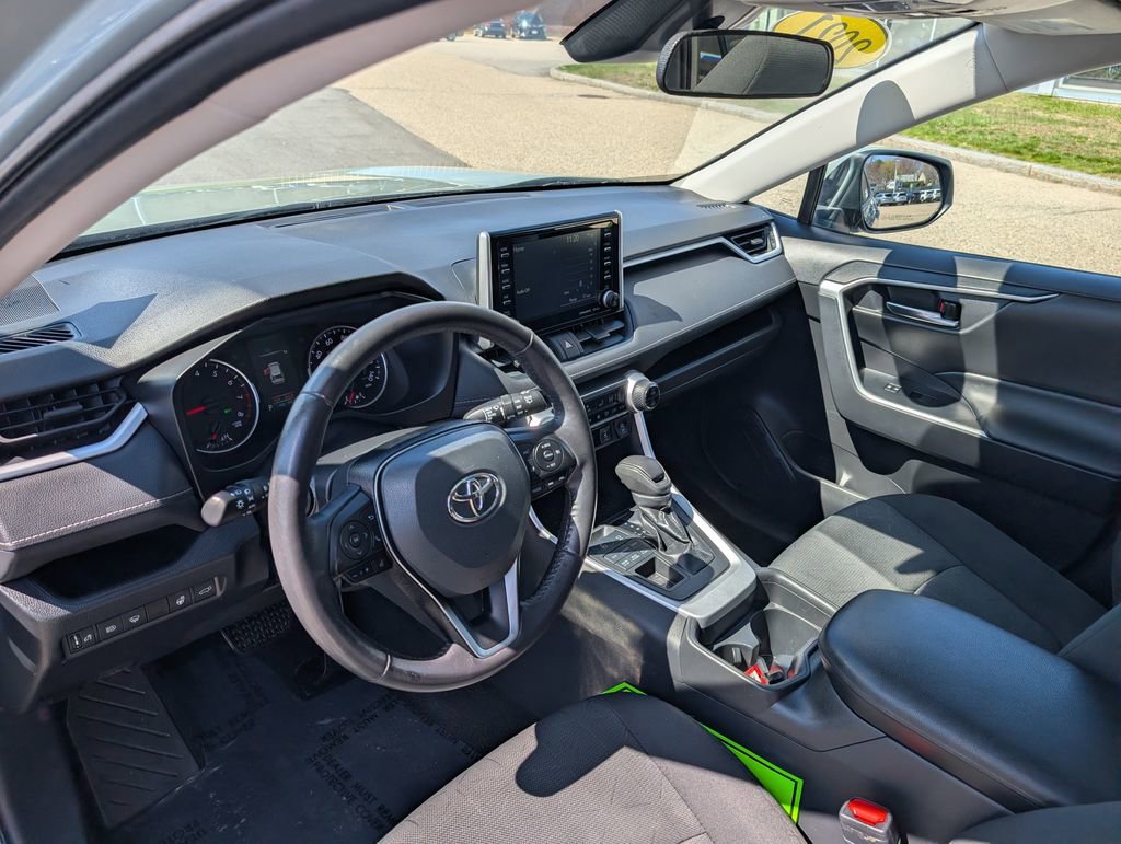 Used 2021 Toyota RAV4 XLE w/ Convenience Package AWD/4WD image 17