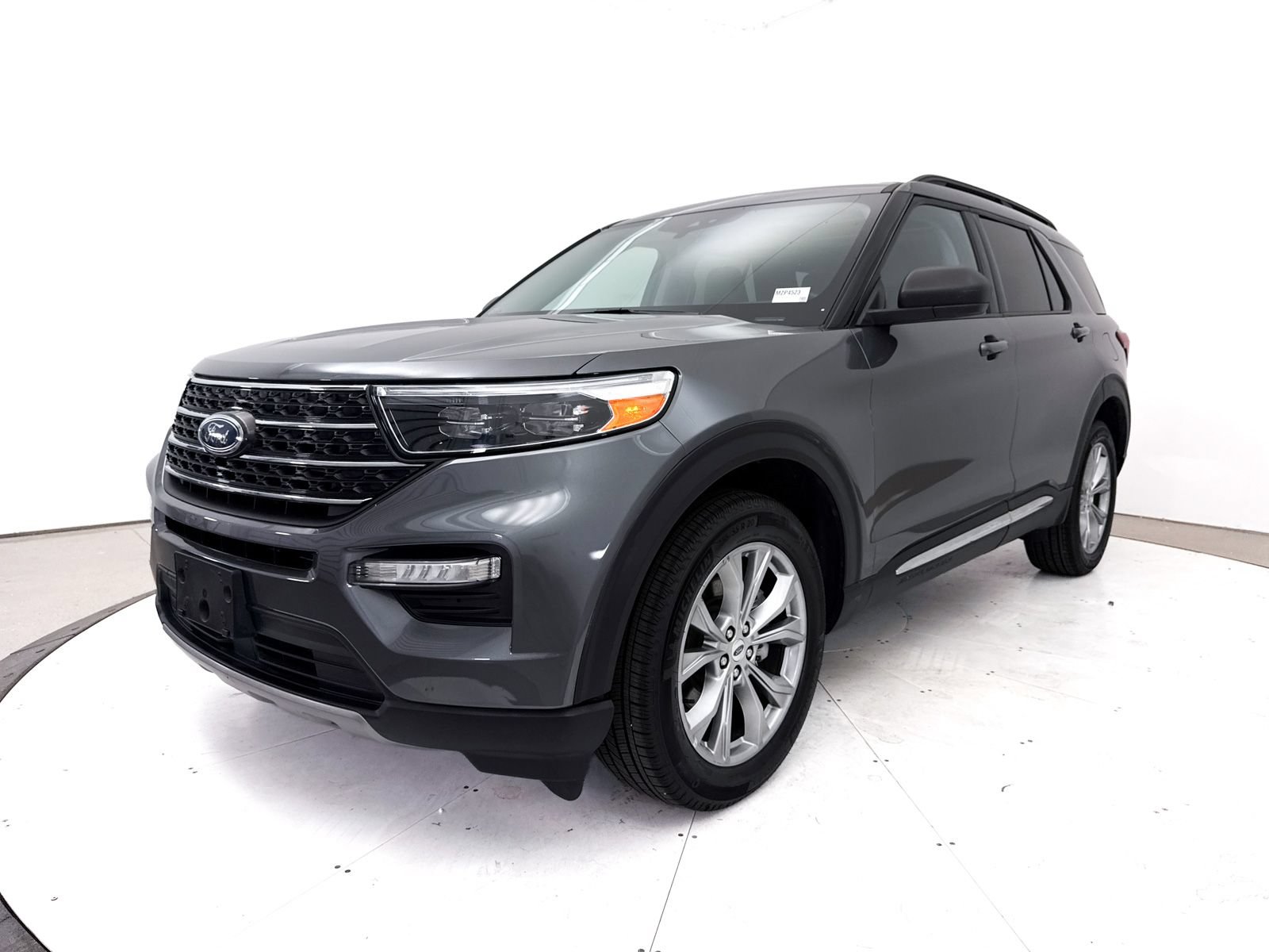 Used 2022 Ford Explorer XLT w/ Equipment Group 202A AWD/4WD image 16