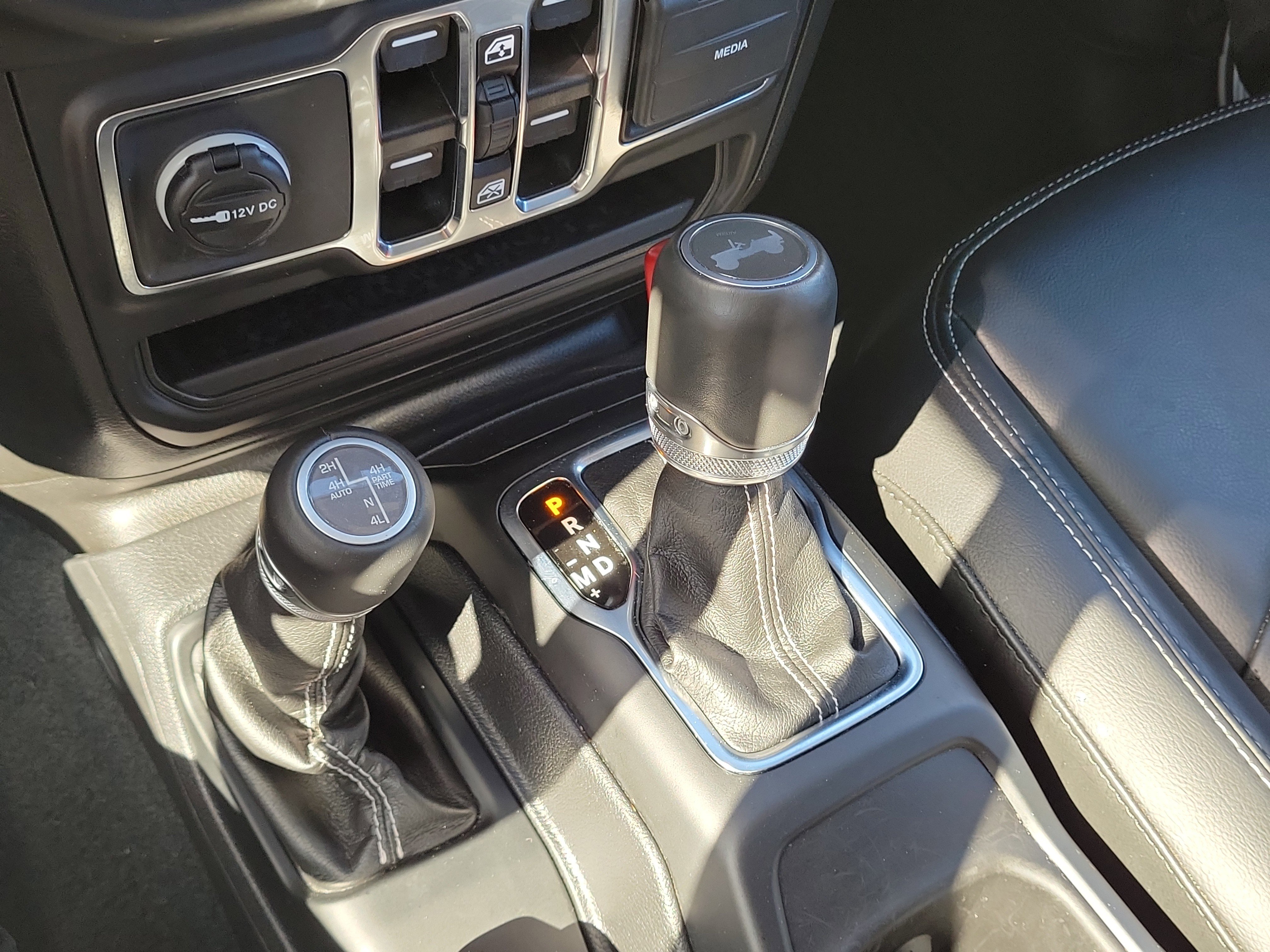 Used 2022 Jeep Wrangler Unlimited Sahara image 19