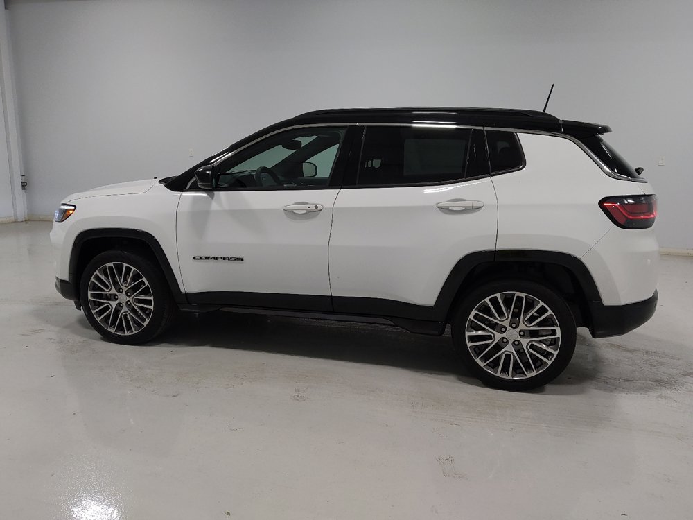 Used 2023 Jeep Compass Limited w/ Elite Group AWD/4WD image 3