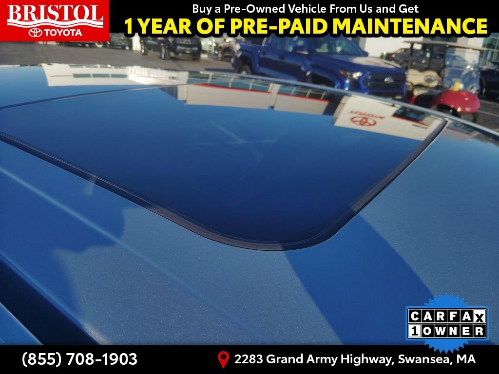 Used 2021 Toyota Avalon Limited image 9