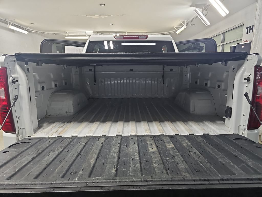 Certified 2022 Chevrolet Silverado 1500 LT AWD/4WD image 15