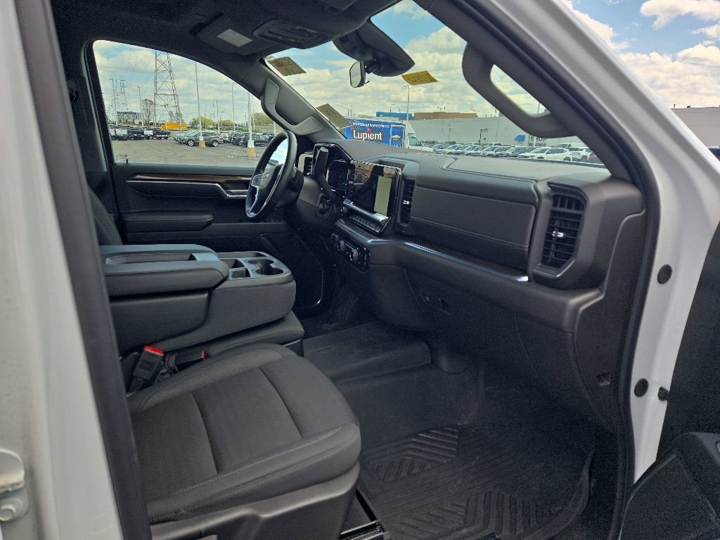 Used 2024 Chevrolet Silverado 1500 LT AWD/4WD image 17