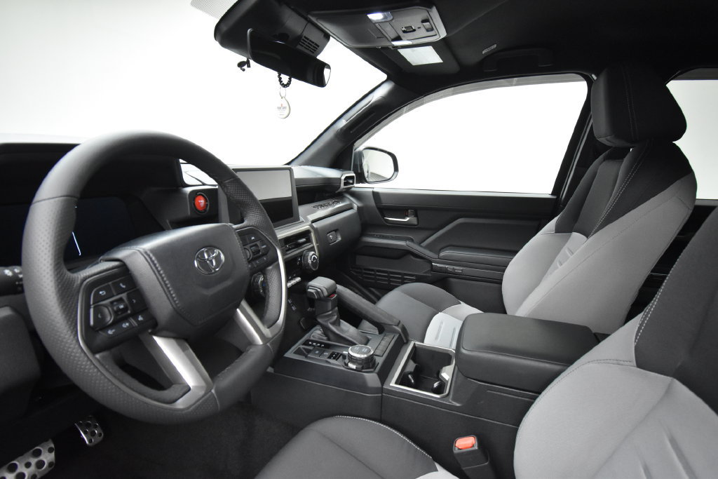 Used 2024 Toyota Tacoma TRD Sport AWD/4WD image 7