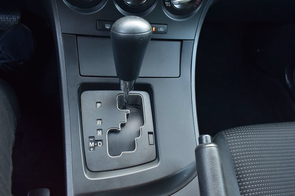 Used 2012 MAZDA MAZDA3 i Sport FWD image 32