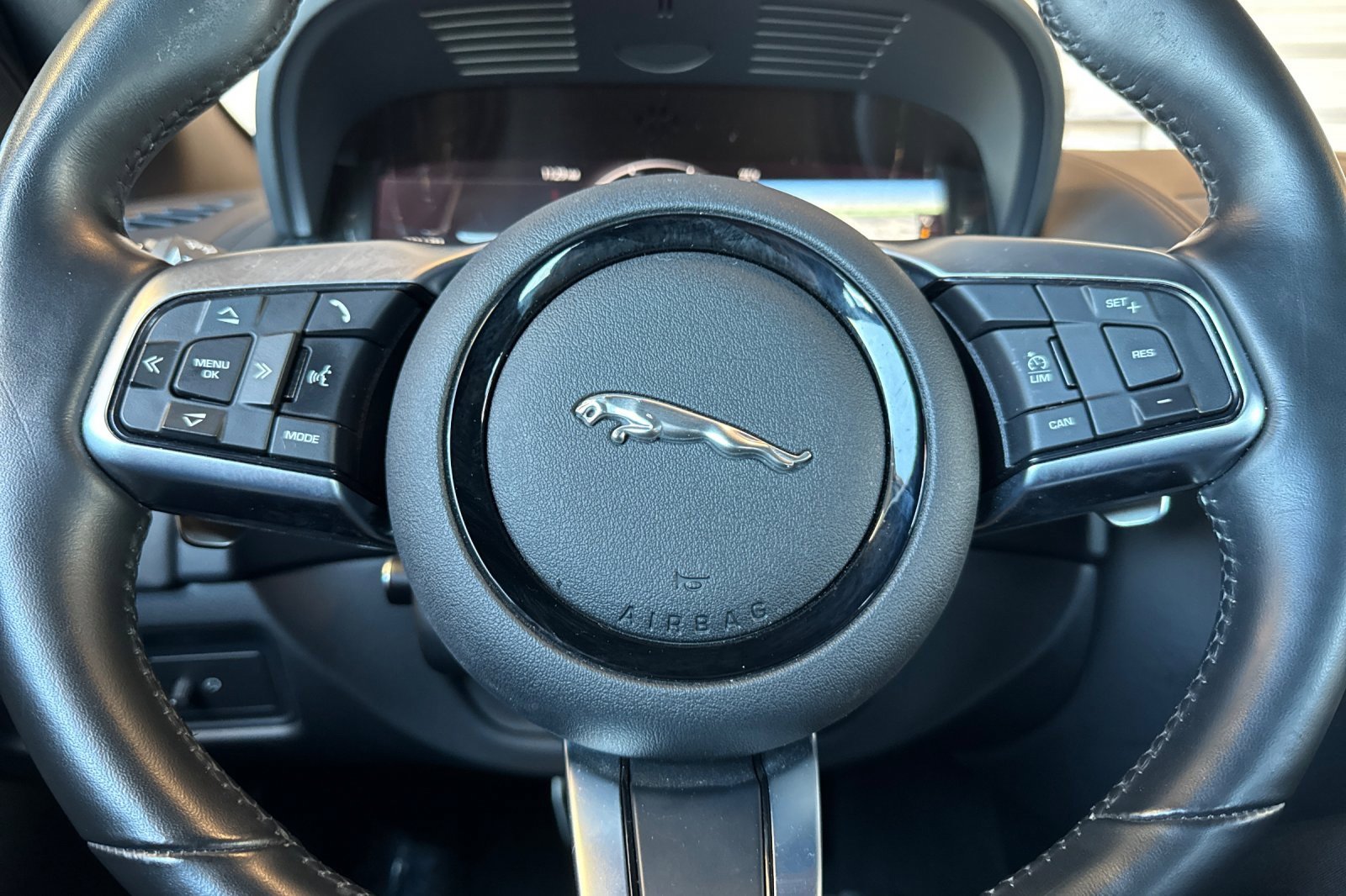 Used 2023 Jaguar F-TYPE R-Dynamic image 29