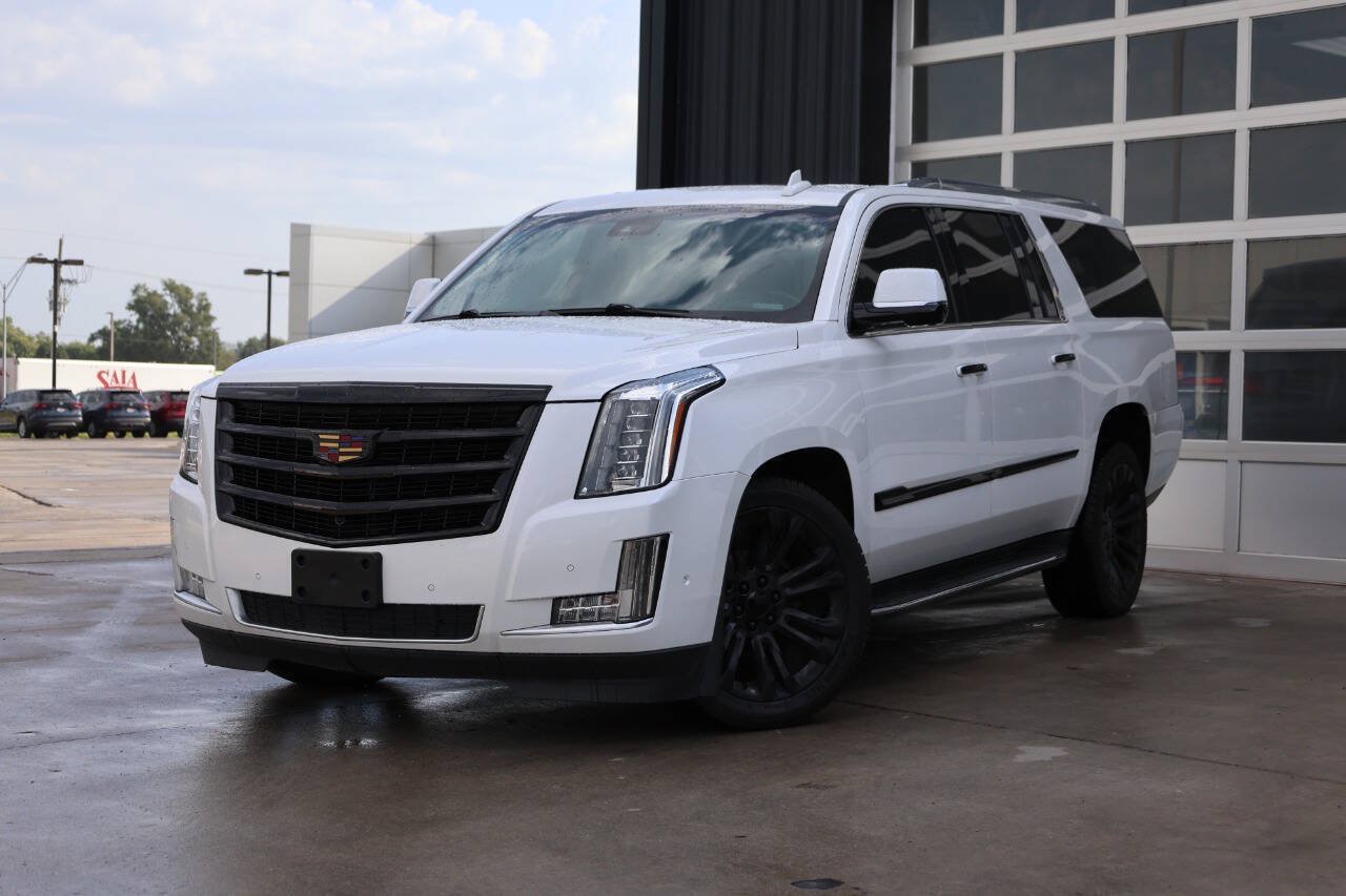 Used 2019 Cadillac Escalade ESV Luxury AWD/4WD image 3