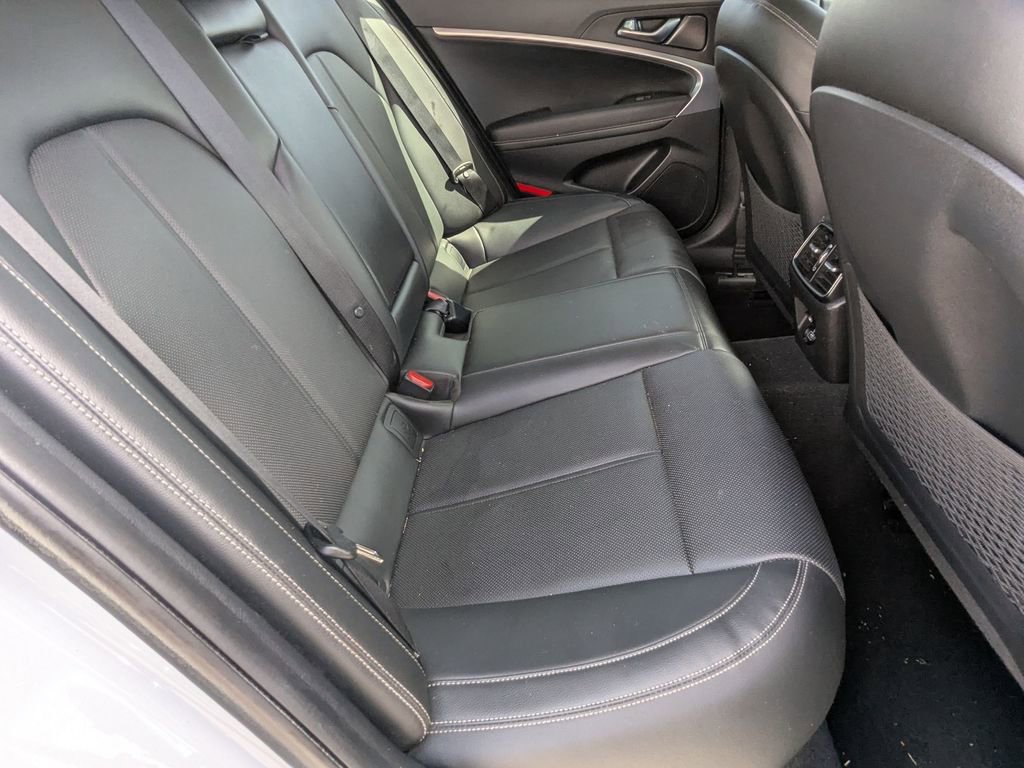 Used 2020 Genesis G70 2.0T image 17