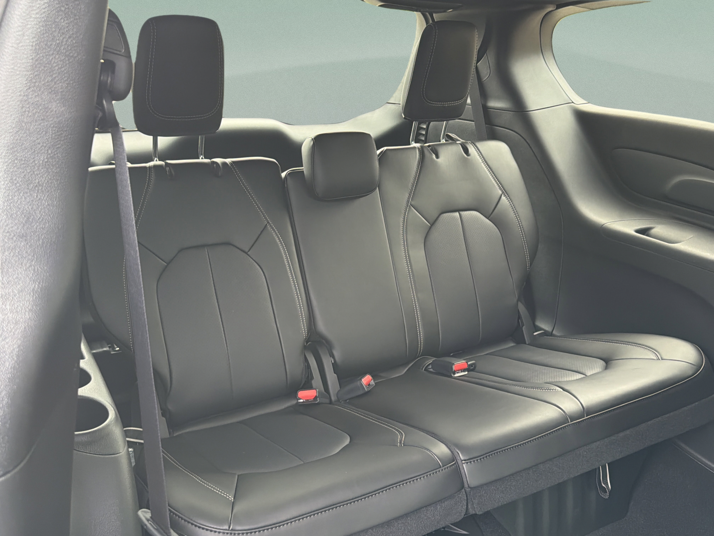 New 2026 Chrysler Pacifica Select w/ S Appearance Package FWD image 23