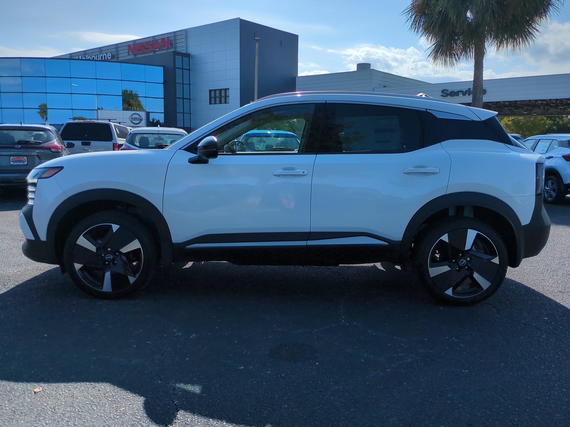 New 2026 Nissan Kicks SR FWD image 7