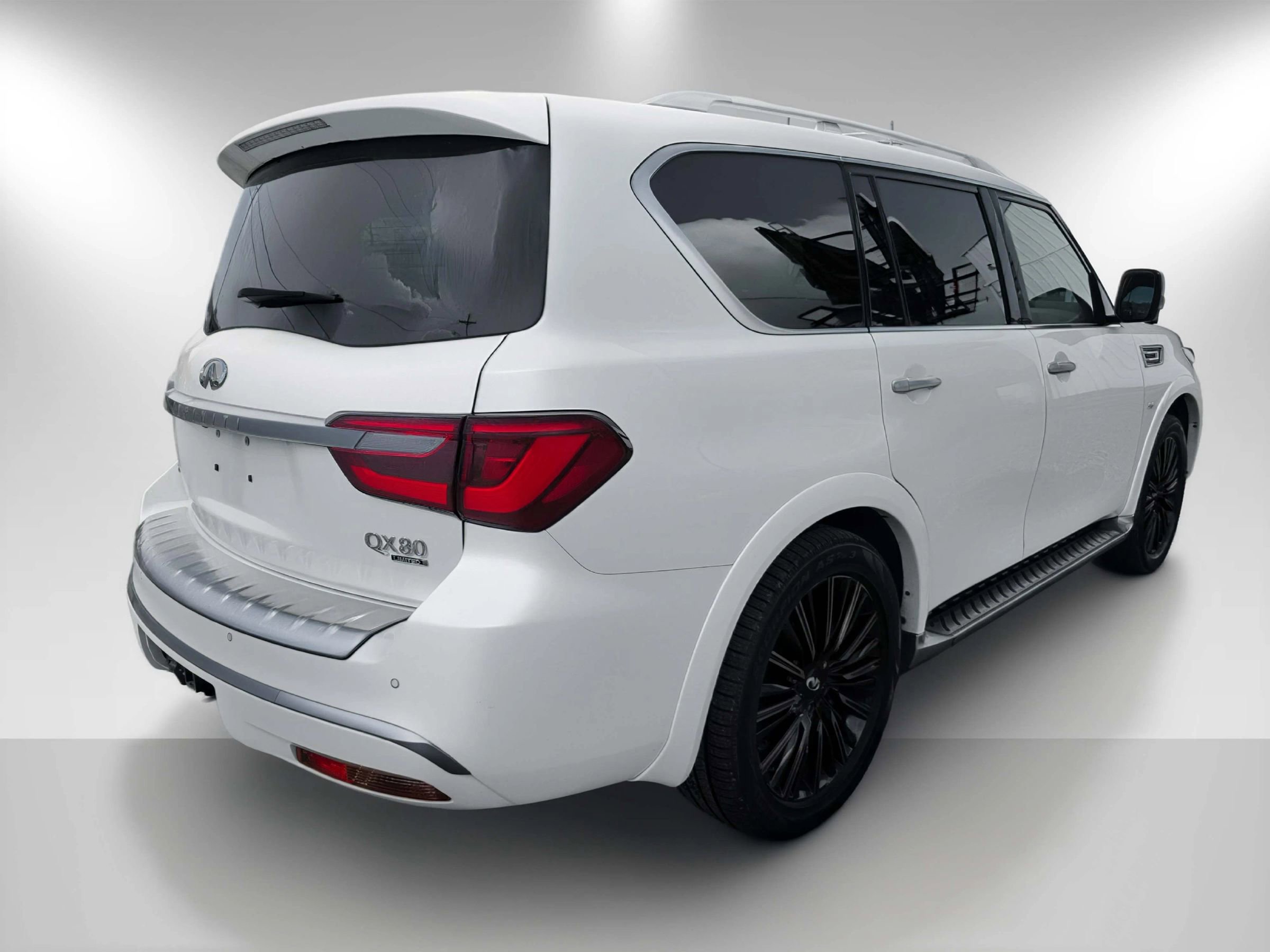 Used 2020 INFINITI QX80 Limited w/ All-Season Package AWD/4WD image 6