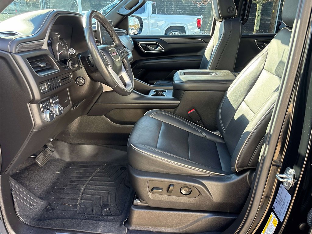 Used 2021 GMC Yukon XL SLT w/ SLT Premium Package image 9