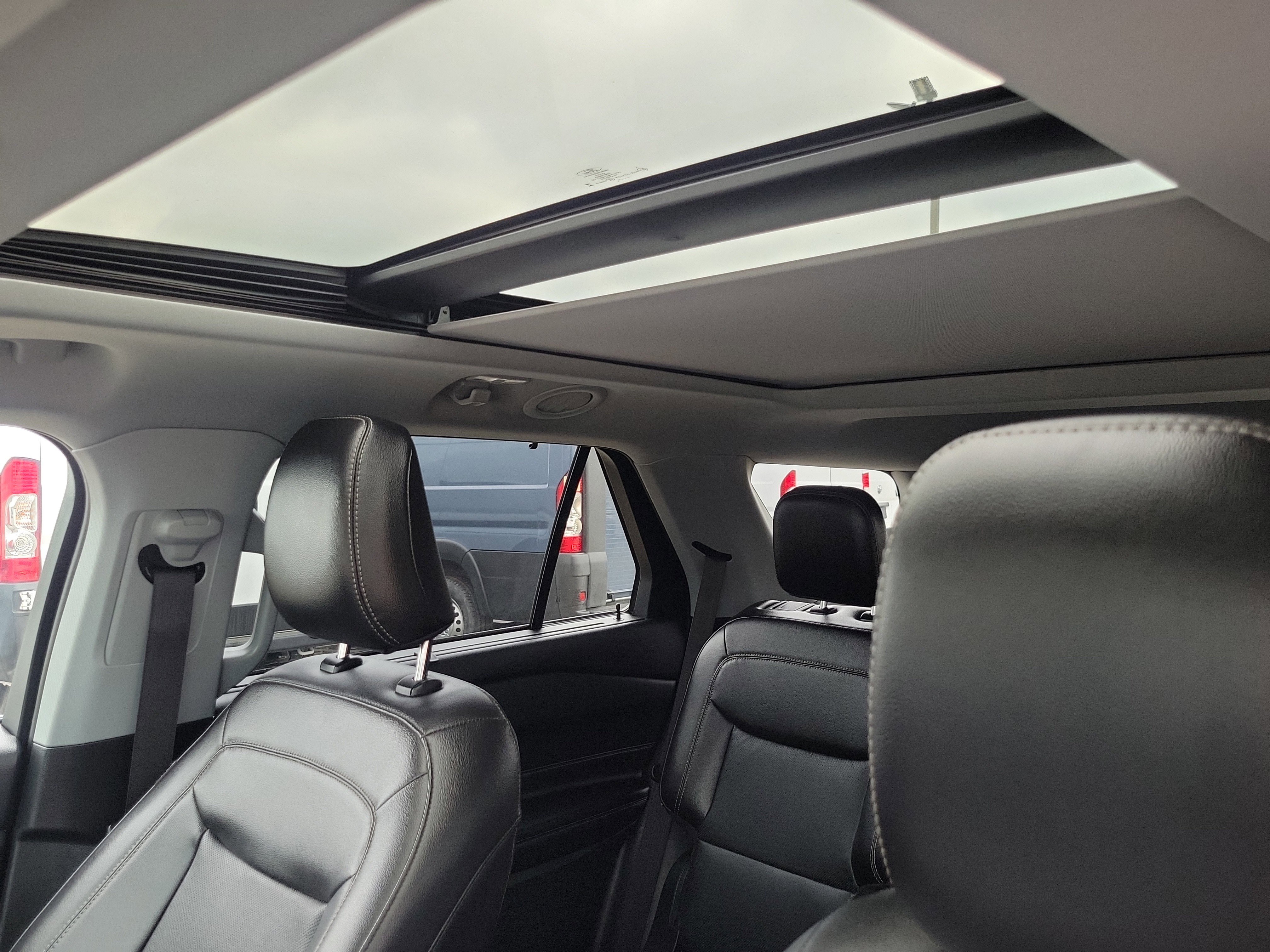 Used 2023 Ford Explorer Limited w/ Equipment Group 301A image 17