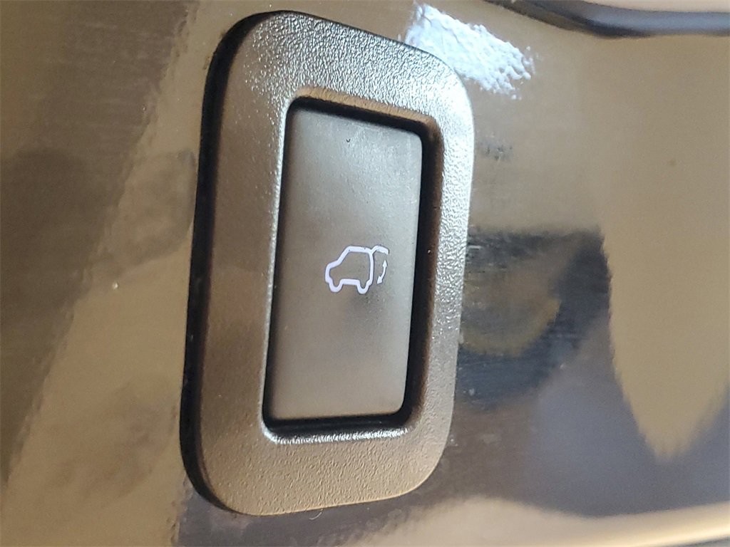 Used 2019 Toyota Highlander XLE image 9