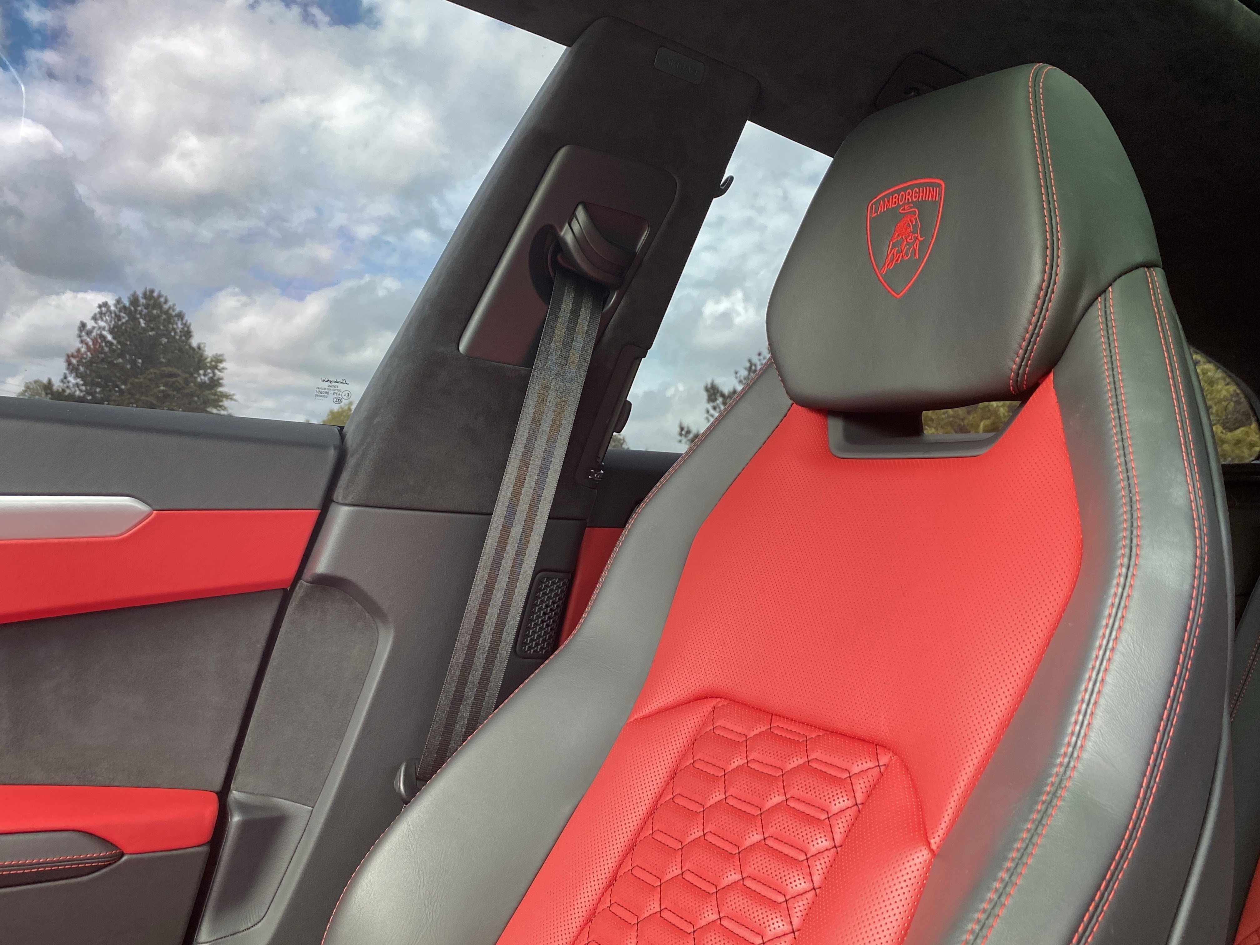 Used 2022 Lamborghini Urus image 19