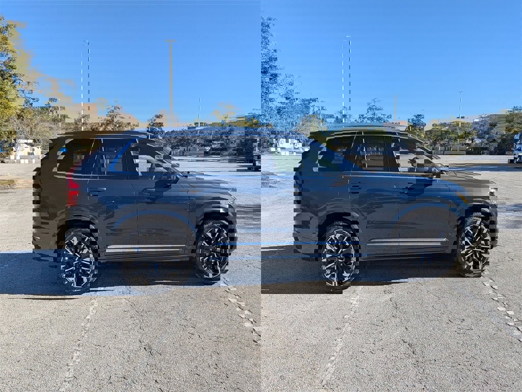 New 2026 Volvo XC90 B6 Ultra w/ Protection Package Premier image 7