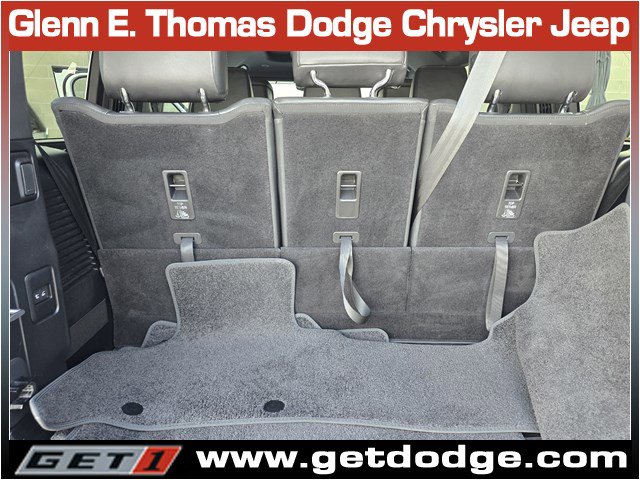 Used 2024 Land Rover Defender 130 X-Dynamic SE image 28