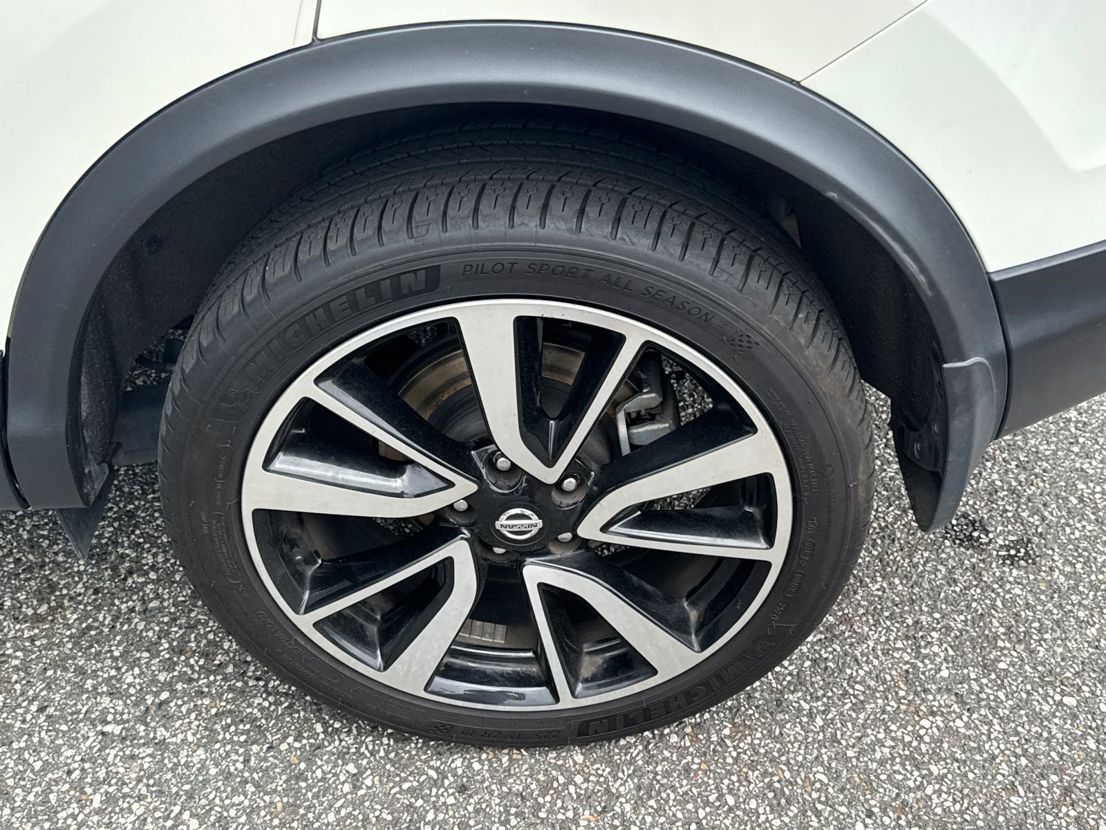 Used 2017 Nissan Rogue Sport SL w/ SL Premium Package FWD image 18