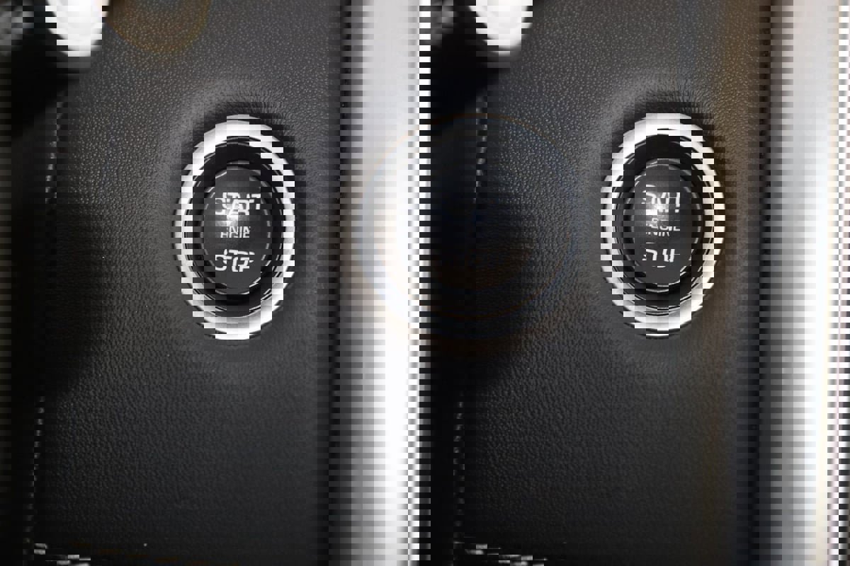 Used 2023 Land Rover Discovery Metropolitan Edition image 32