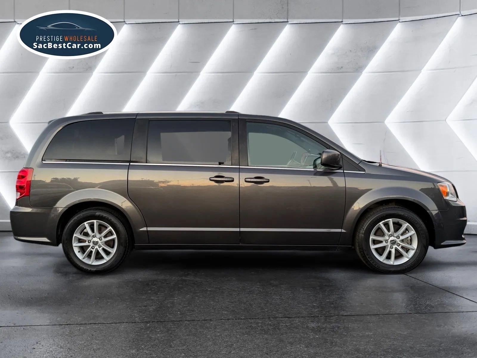 Used 2020 Dodge Grand Caravan SXT image 6