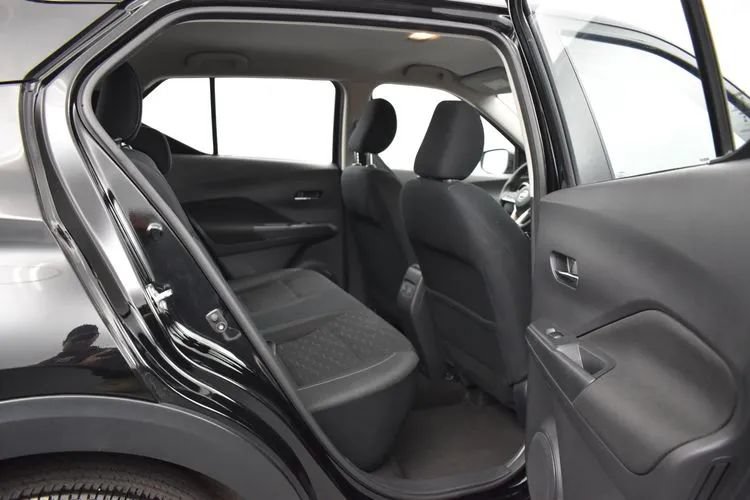 Used 2024 Nissan Kicks SV FWD image 18