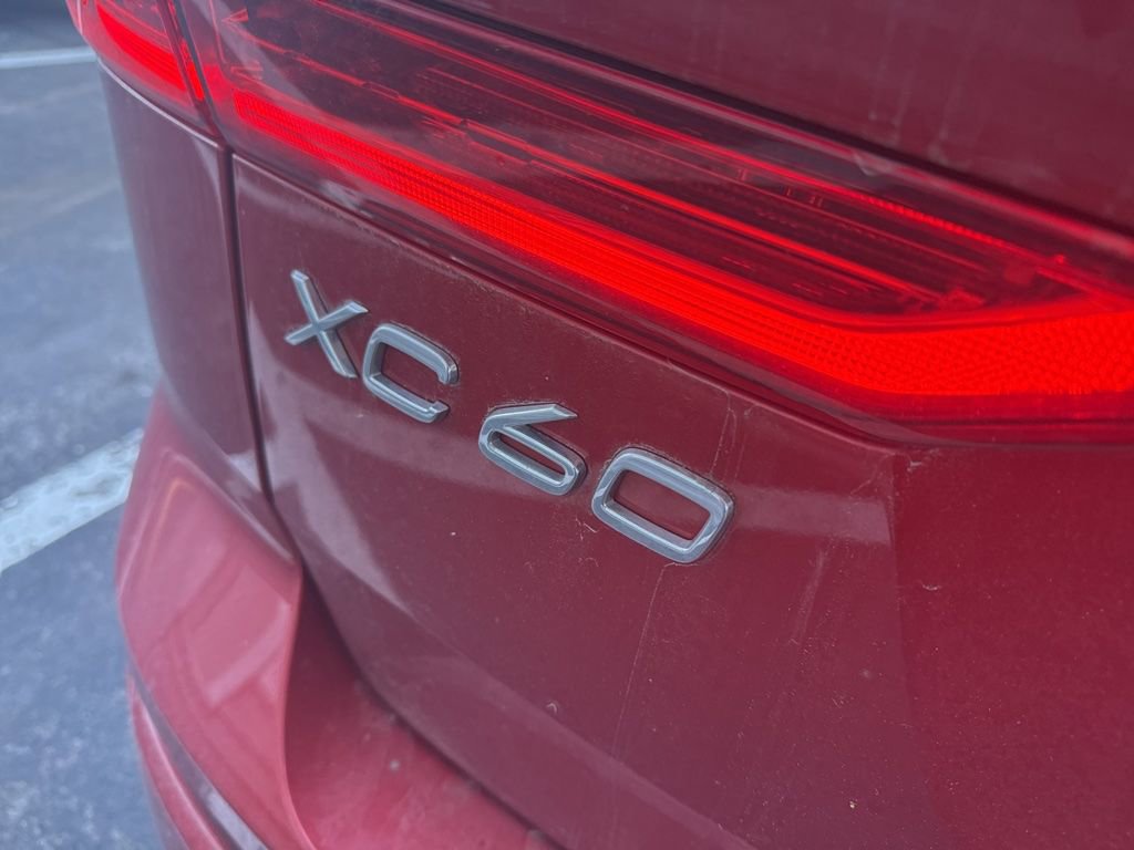 Used 2019 Volvo XC60 T5 Momentum w/ Multimedia Package AWD/4WD image 7