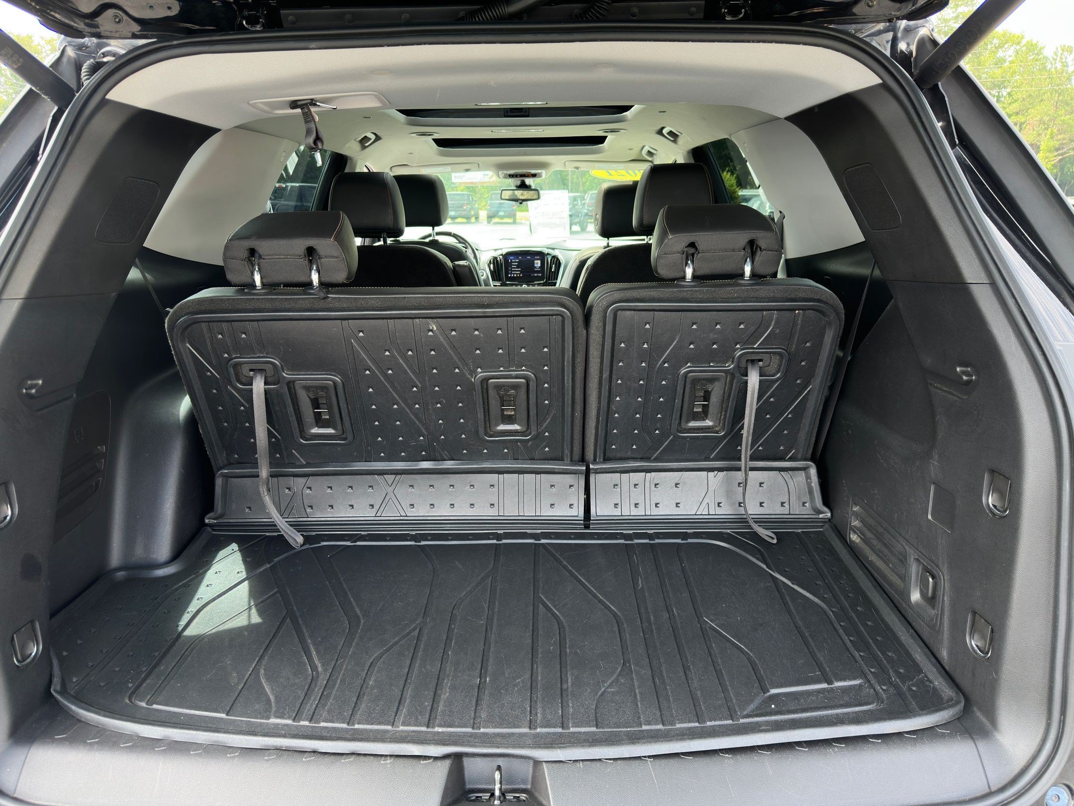 Used 2021 Chevrolet Traverse Premier w/ Redline Edition FWD image 22
