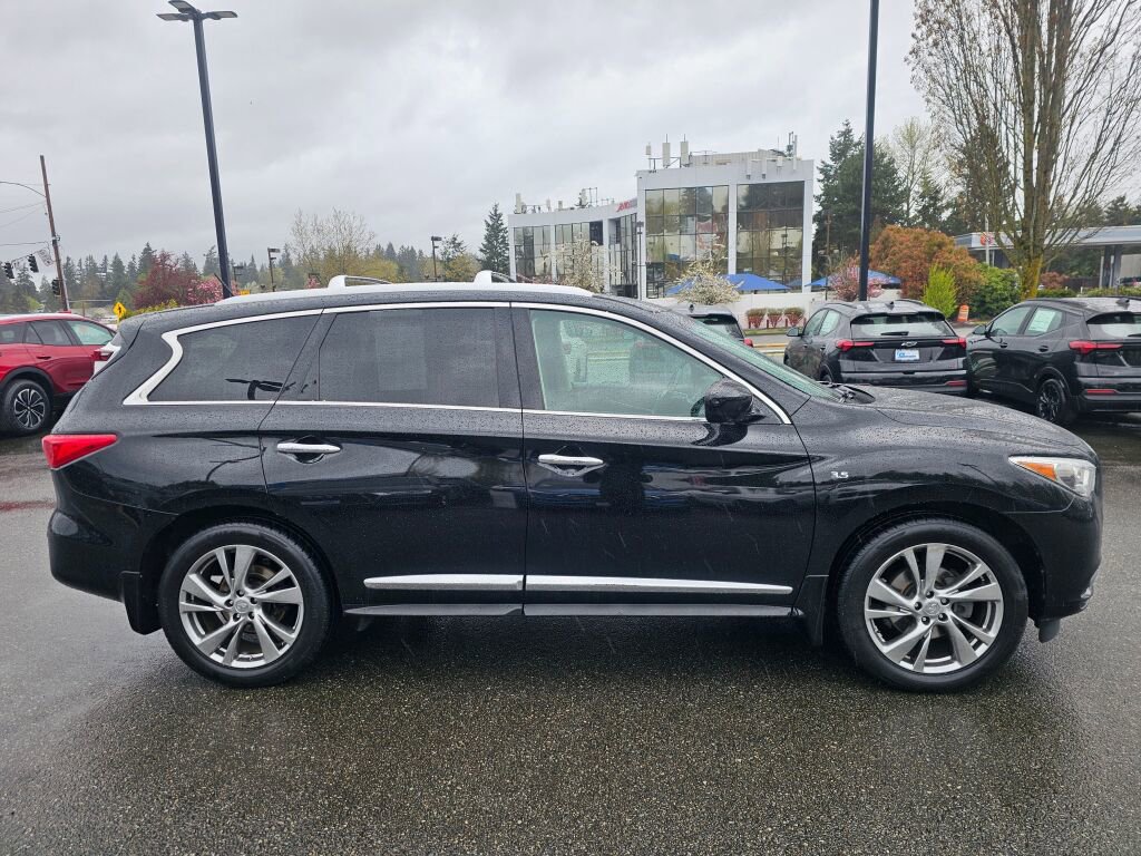 Used 2015 INFINITI QX60 AWD w/ Deluxe Touring Package image 4