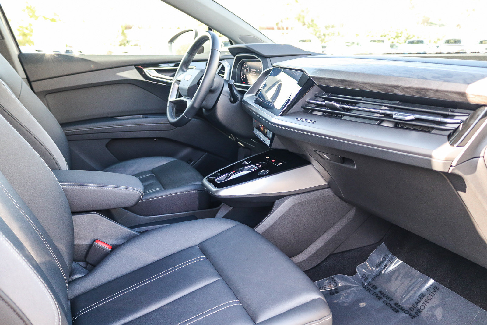 Used 2023 Audi Q4 e-tron Premium w/ Convenience Package AWD/4WD image 18
