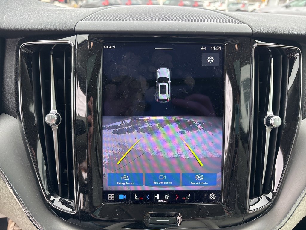 Certified 2023 Volvo XC60 B5 Core image 24