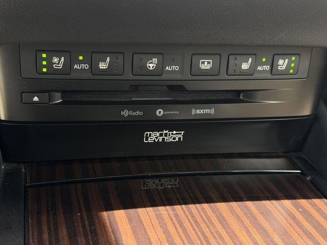 Used 2019 Lexus ES 300h w/ Accessory Package 2 FWD image 22