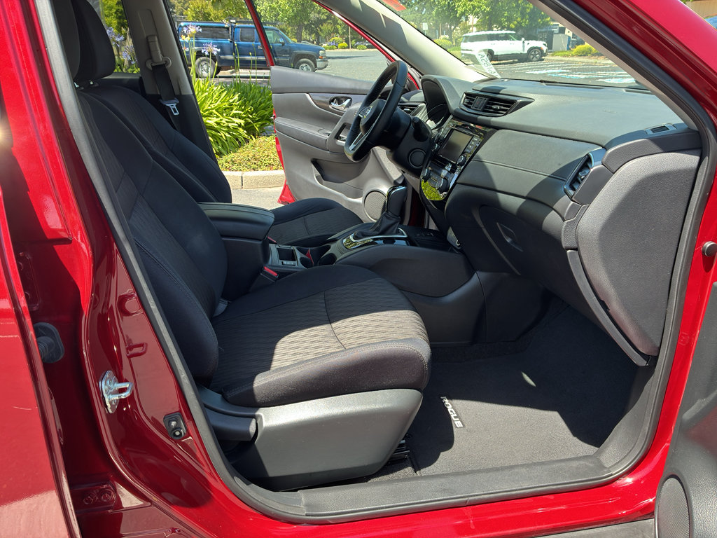 Used 2019 Nissan Rogue SV w/ Premium Package FWD image 57