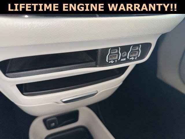 Certified 2024 Chrysler Pacifica Touring-L image 21