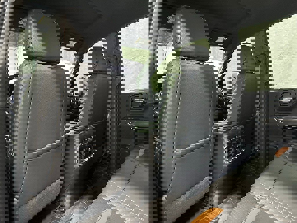 Used 2022 GMC Sierra 2500 AT4 image 47