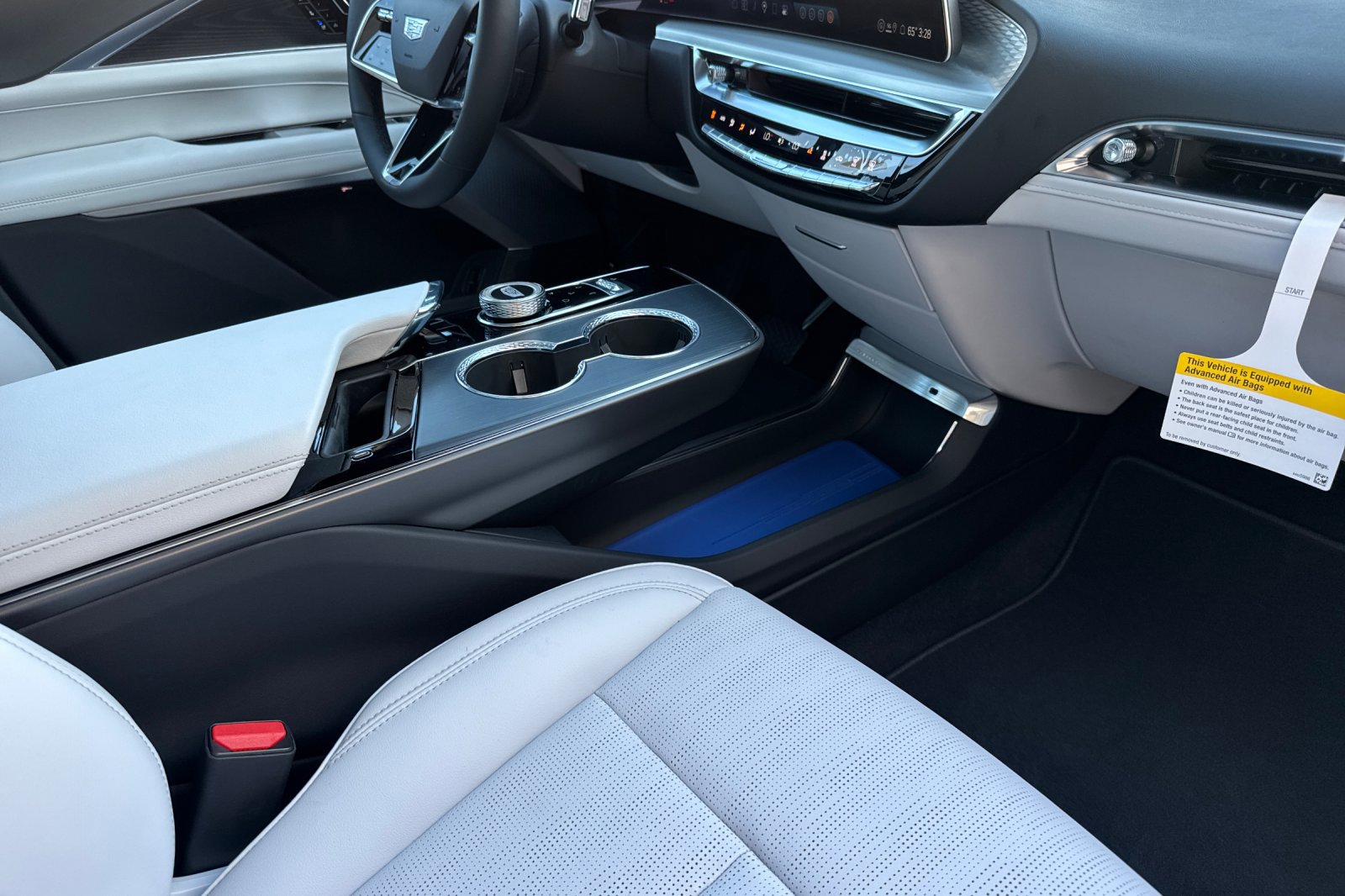 New 2026 Cadillac Lyriq Premium Sport w/ LPO, Floor Liner Package AWD/4WD image 16