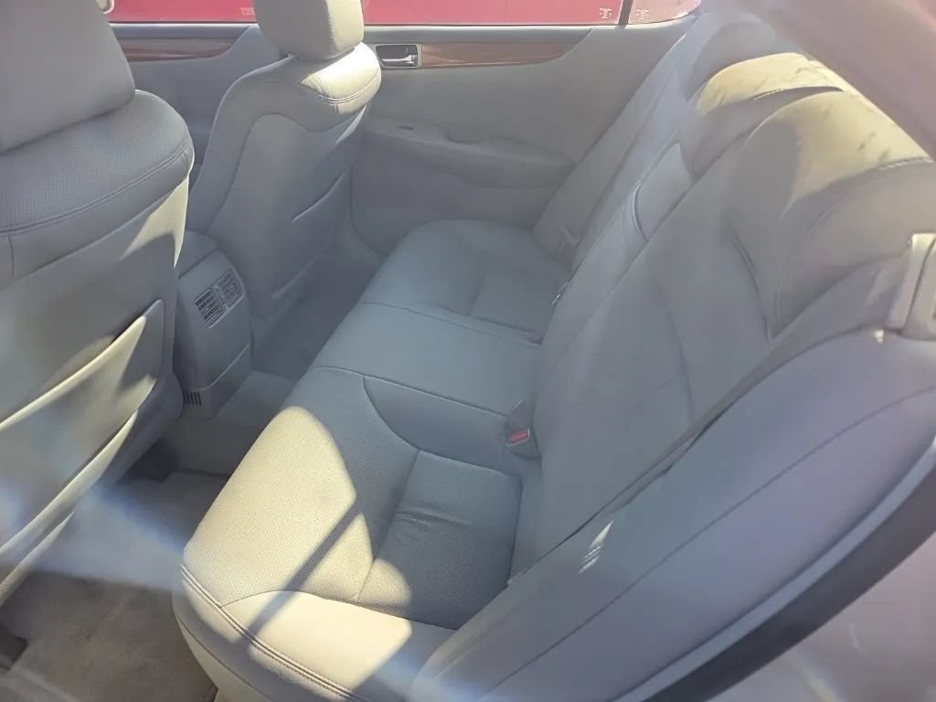 Used 2006 Lexus ES 330 w/ DVD Navigation System Pkg FWD image 9