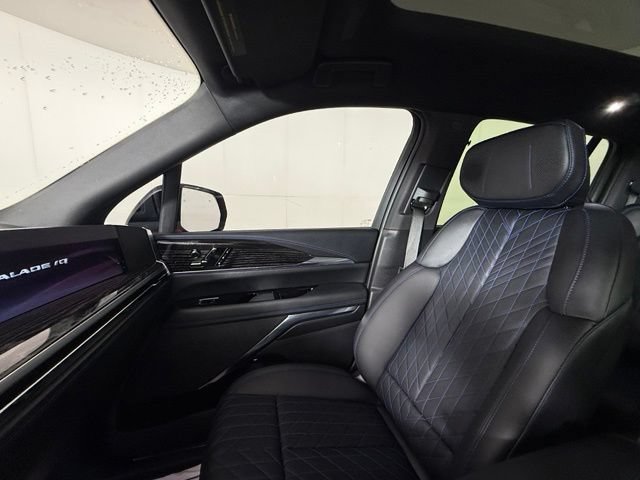 Certified 2026 Cadillac Escalade IQ Sport 1 w/ LPO, Floor Liner Package AWD/4WD image 19