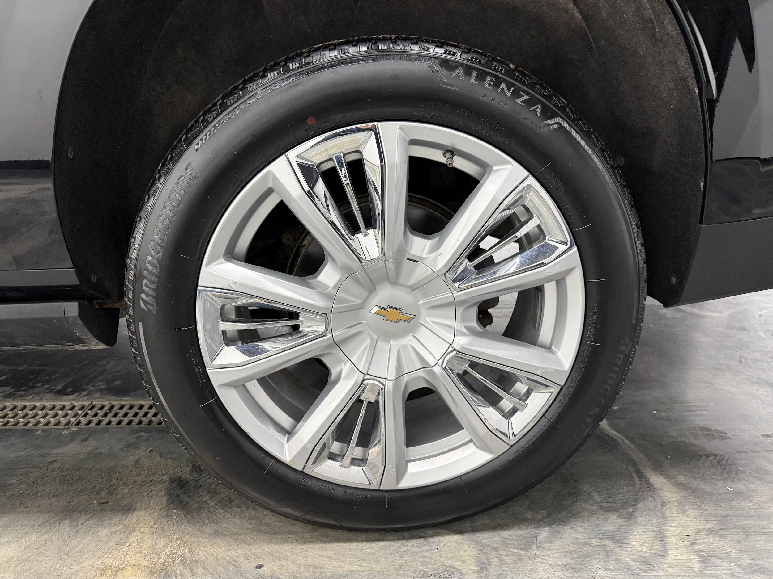 Used 2021 Chevrolet Suburban High Country AWD/4WD image 36