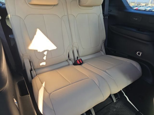 Used 2025 Jeep Grand Cherokee L Limited AWD/4WD image 20