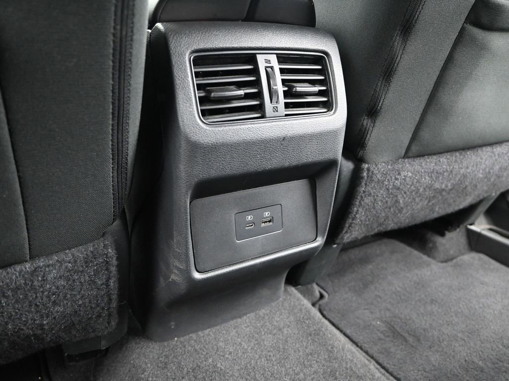 Used 2022 Nissan Rogue SV image 18