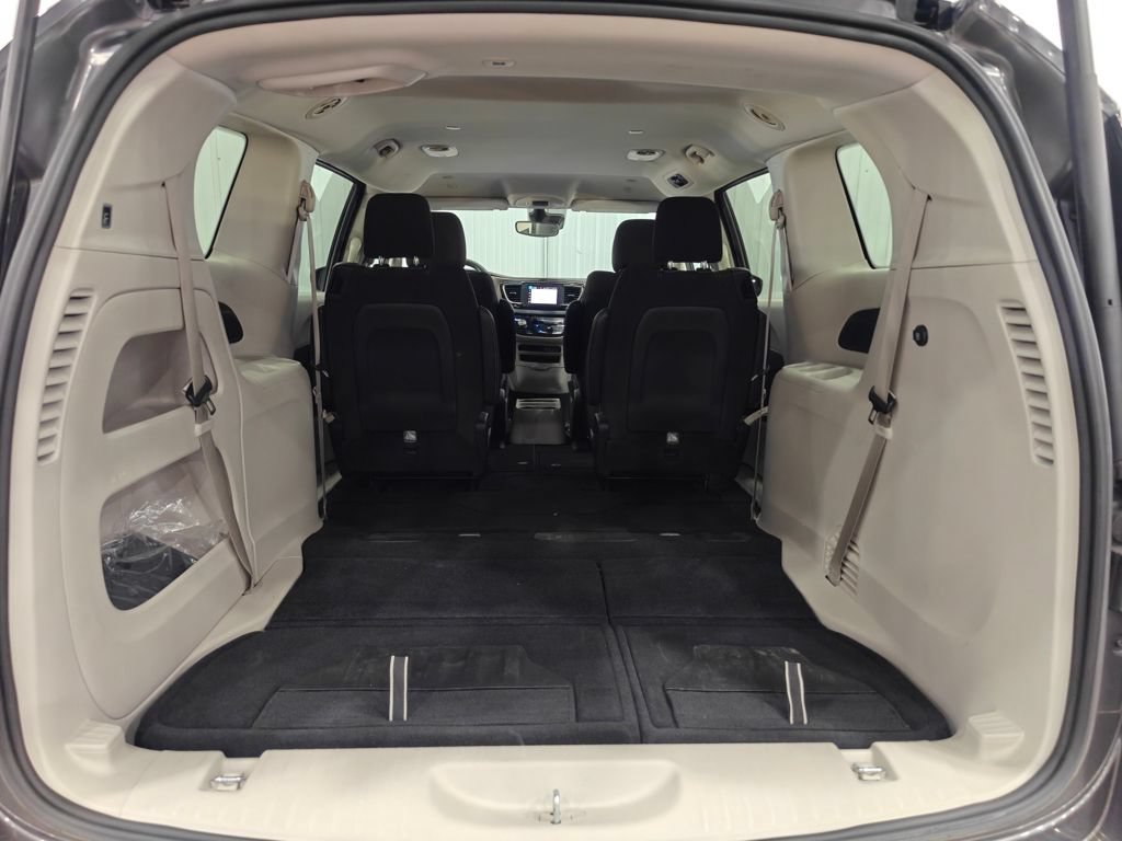 Used 2023 Chrysler Voyager LX FWD image 29