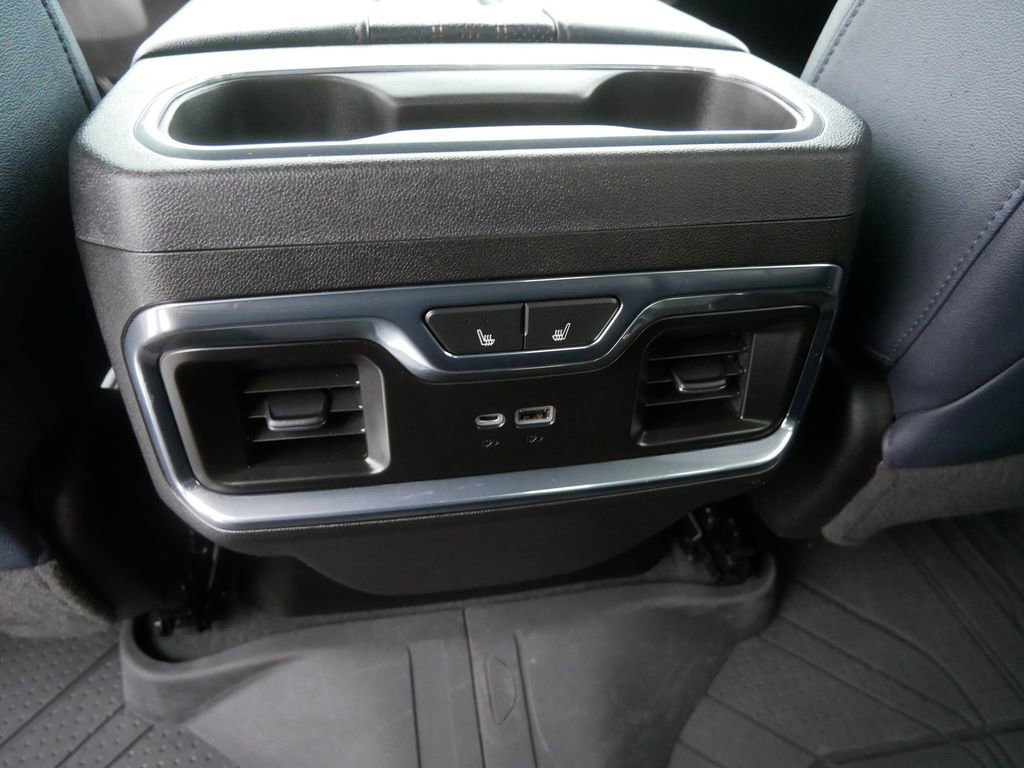 Used 2022 Chevrolet Silverado 1500 High Country image 21