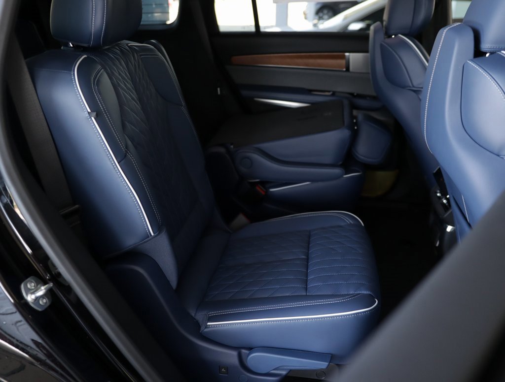 New 2026 Cadillac Vistiq Premium Luxury image 40