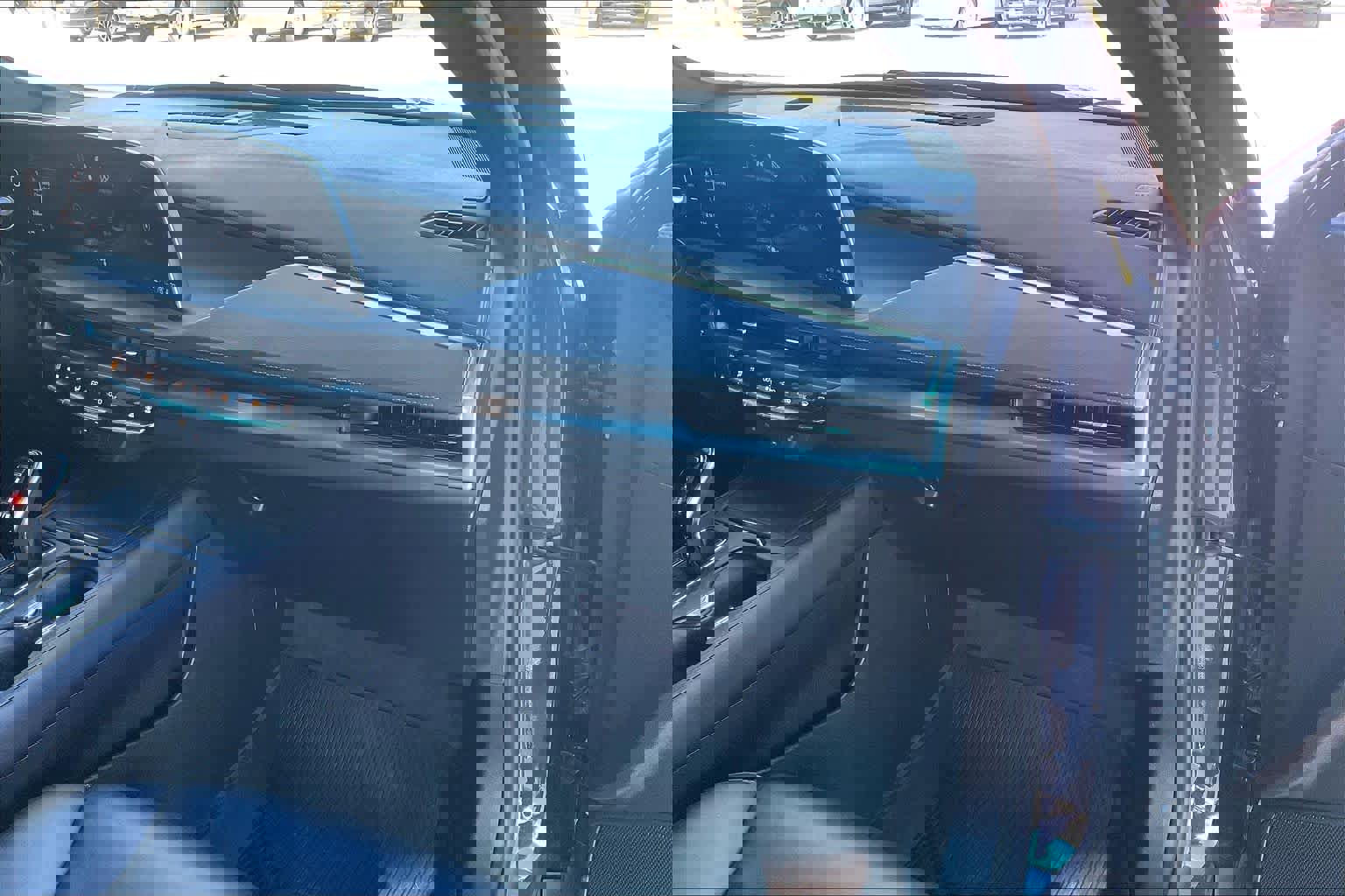 Used 2024 Cadillac XT4 Luxury w/ Cold Weather Package image 18