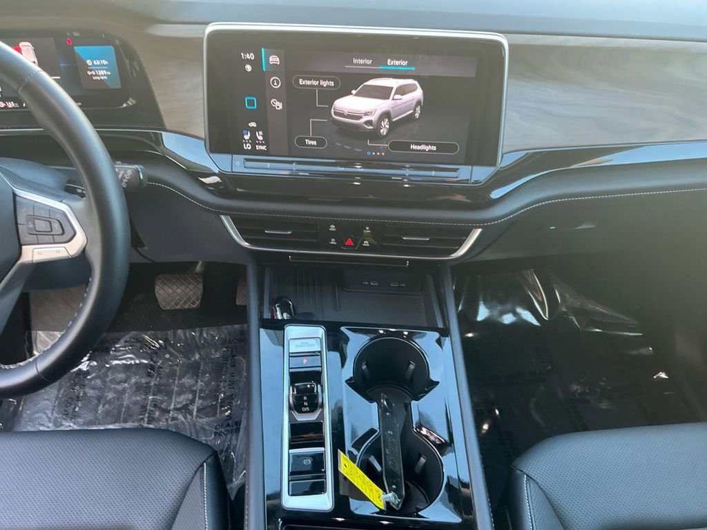 Used 2025 Volkswagen Atlas SE image 11